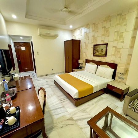 Hotel Florence Inn, Karol Bagh, New Delhi, 2 Min From Metro ภายนอก รูปภาพ