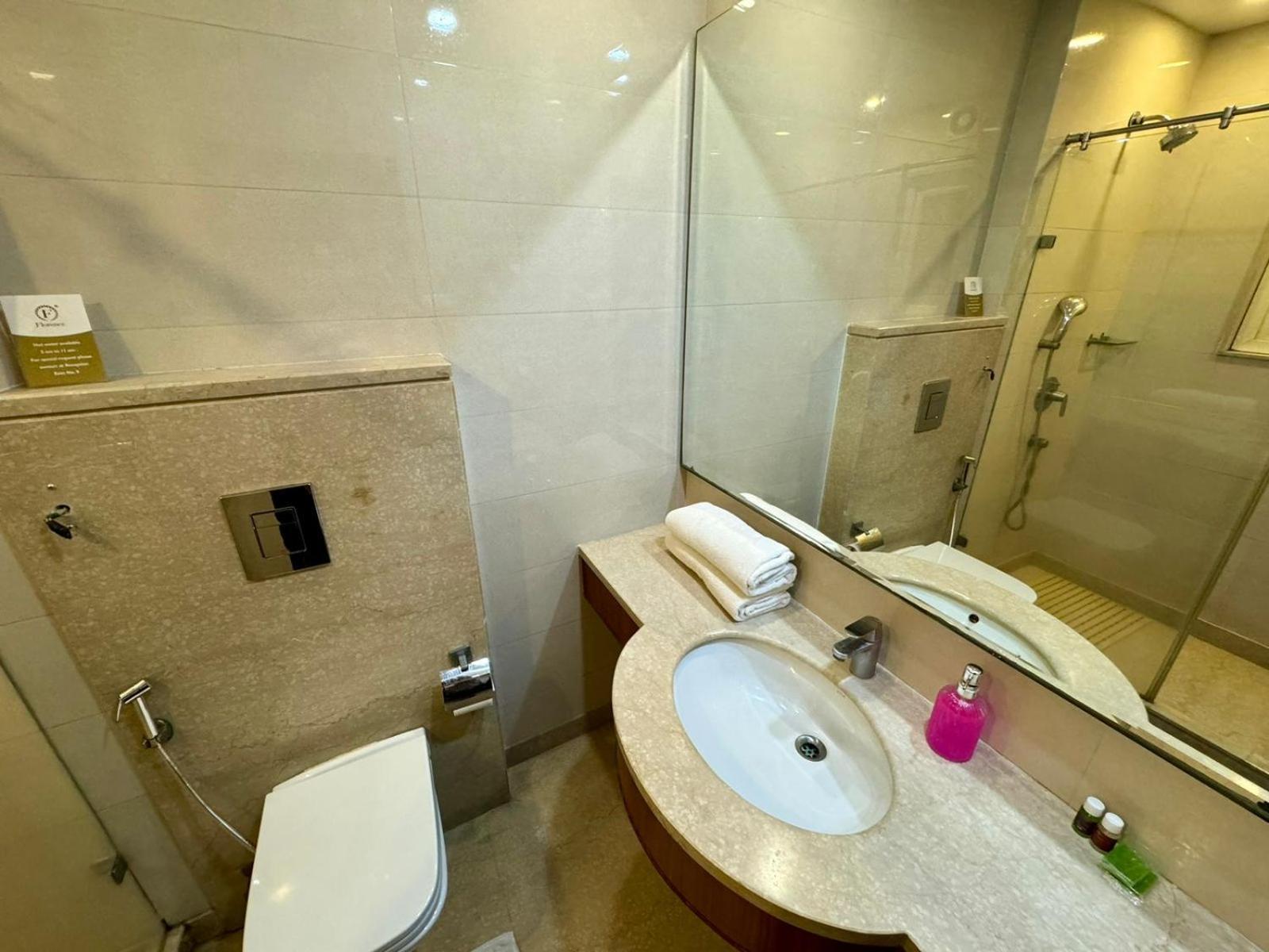 Hotel Florence Inn, Karol Bagh, New Delhi, 2 Min From Metro ภายนอก รูปภาพ