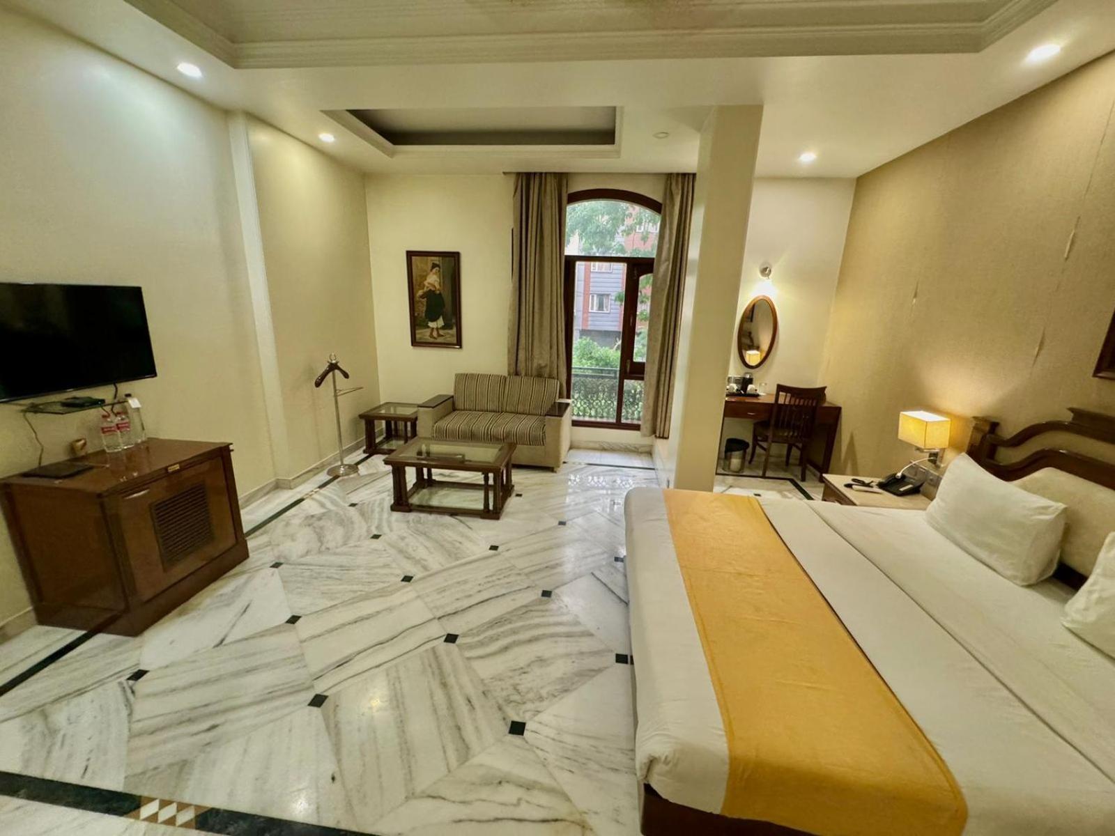 Hotel Florence Inn, Karol Bagh, New Delhi, 2 Min From Metro ภายนอก รูปภาพ